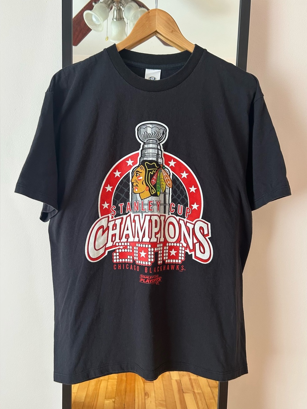 Vintage 2010 Chicago Blackhawks 🏒 Stanley Cup Champions NHL tee shirt Bulletin